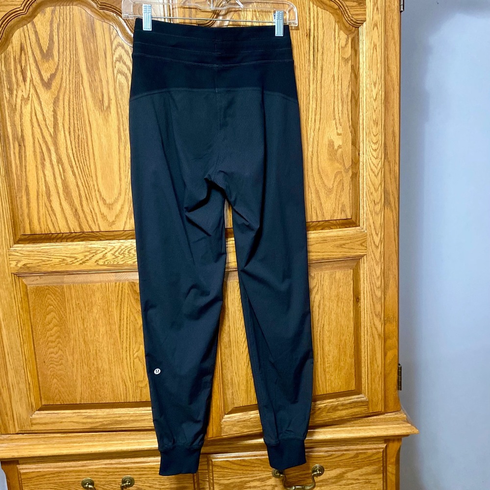 Lululemon Dance Studio Mid Rise Jogger Pants Black Swift Women's Sz 2